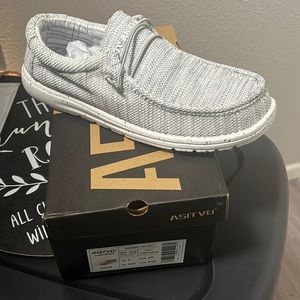 Astivo men’s “dude shoes” size 11